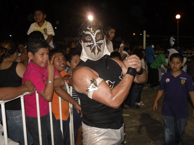 CUPIDO EL STREAPPER AL TERMINO DE LA LUCHA EN TABASCO