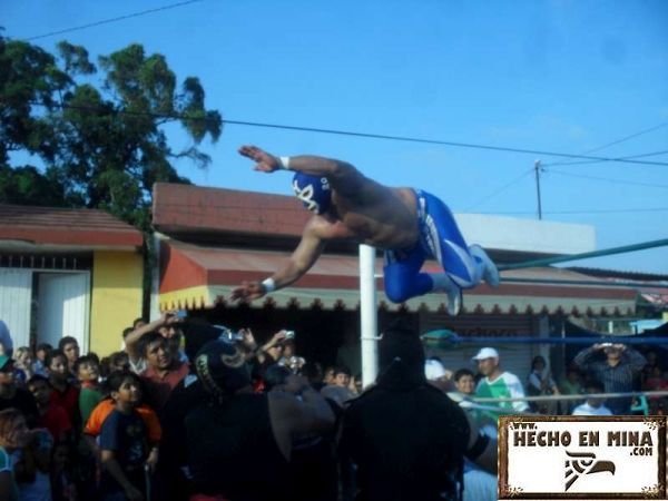 VUELO DE HURACAN 2000